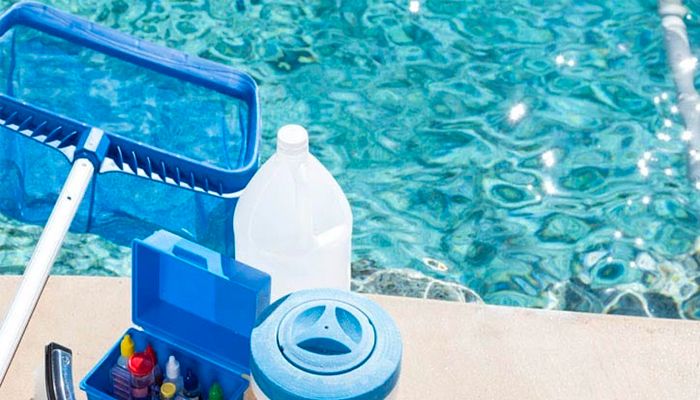 como fazer limpeza na sua piscina